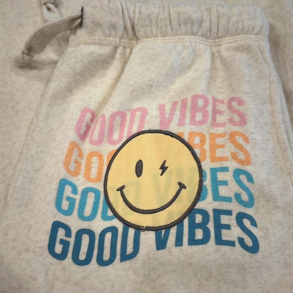 NWT OCEAN DRIVE sweatsuit w/smiley face patch on pants and back of sweatshirt